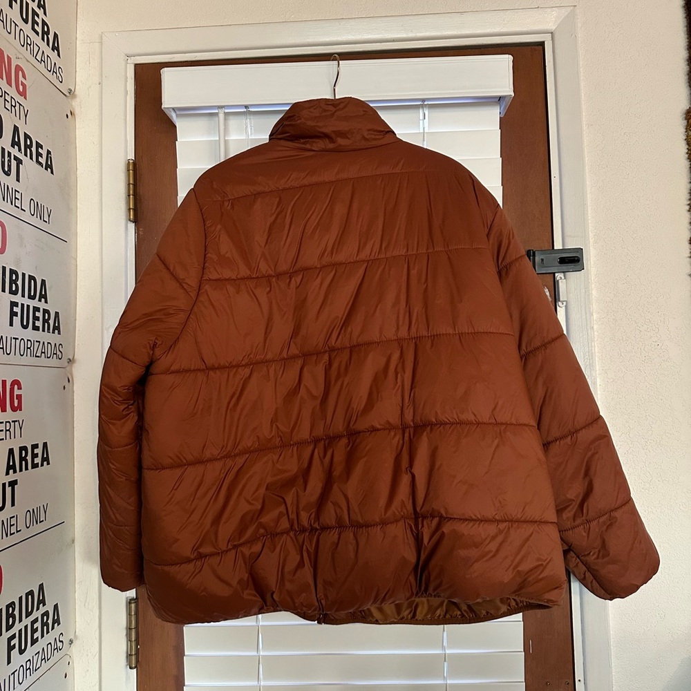 Universal Thread Puffer Coat - Picture 2 of 4